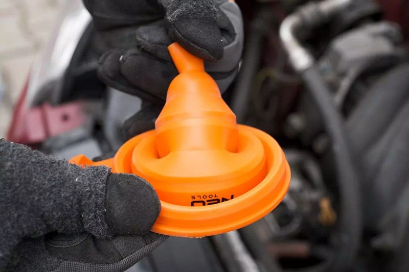 NEO TOOLS Składany lejek silikonowy