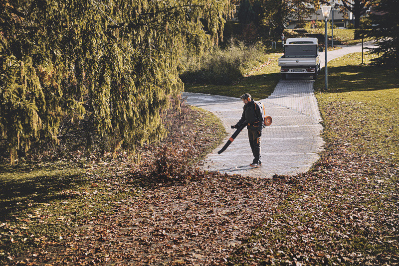 STIHL BGA 300 – dmuchawa plecakowa akumulatorowa, 26 N, 86 m/s