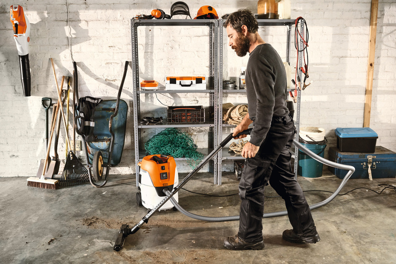 STIHL SE 62 E – odkurzacz przemysłowy, 1,4 kW, adapter do elektronarzędzia
