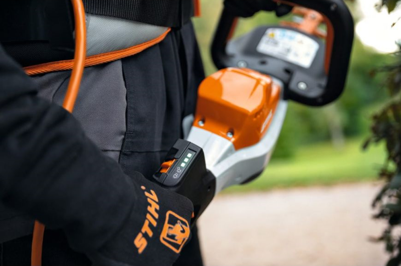Stihl Nożyce akumulatorowe do żywopłotów HSA 130 T. listwa tnąca o dł. 75 cm - ZESTAW