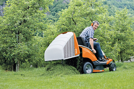 Stihl traktor ogrodowy RT 4082 Hydro Szer. koszenia 80 cm, - system zbierania trawy
