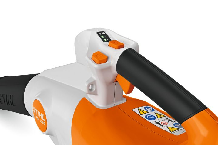 Stihl Dmuchawa akumulatorowa BGA 250 - wszechstronność zastosowania