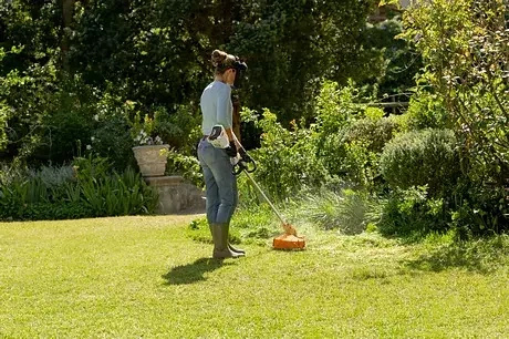 Stihl Kosa akumulatorowa FSA 60 R [36 V] Ciężar 3,1 kg, głowica żyłkowa AC C6-2 - Ergonomia i łatwość obsługi