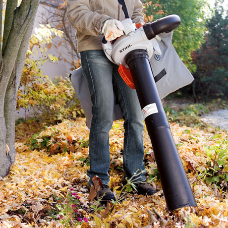 Stihl odkurzacz ręczny spalinowy SH 56 - Praktyczność i ergonomia
