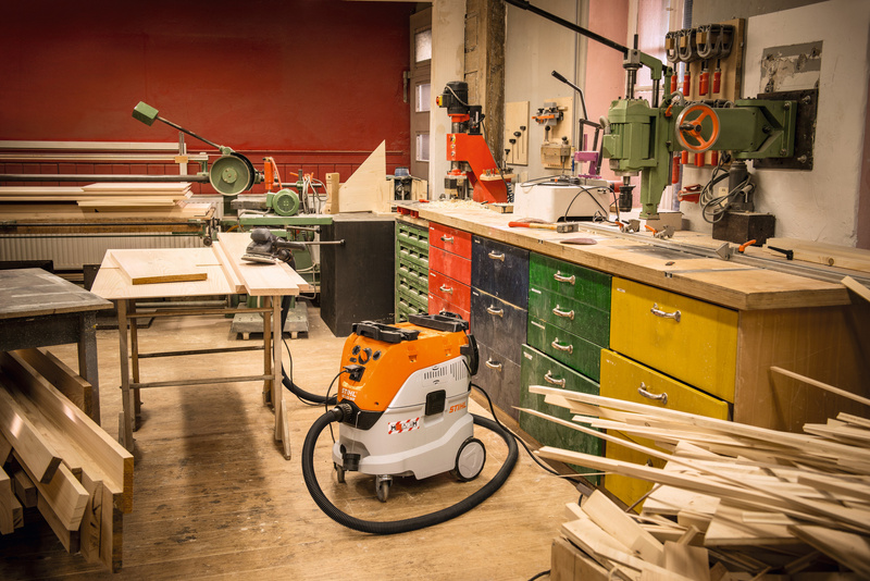 STIHL SE 133 ME – odkurzacz przemysłowy, klasa M, 1,4 kW