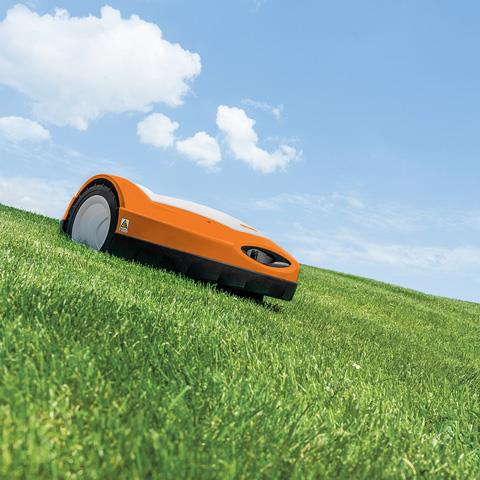 STIHL Robot koszący RMI 422 P - nowoczesna technologia