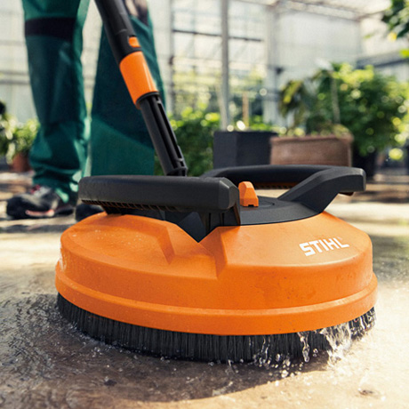 STIHL RA 110 do czyszczenia dużych powierzchni - łatwość użytkowania i konserwacji