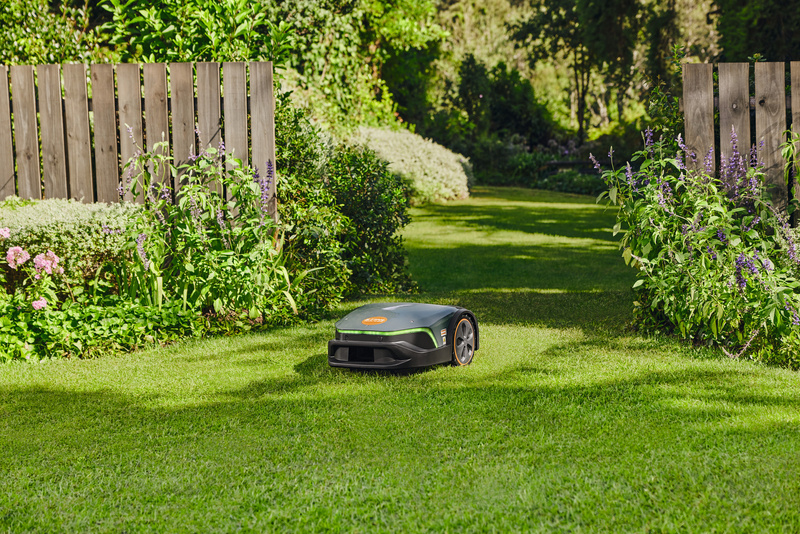 STIHL Robot koszący iMOW 6 EVO (3000m2)