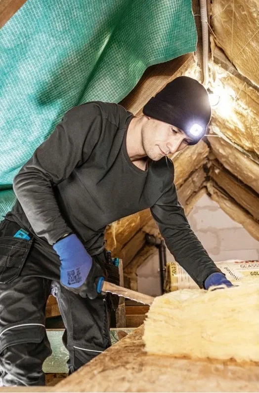 Czapka z lampką LED czarna