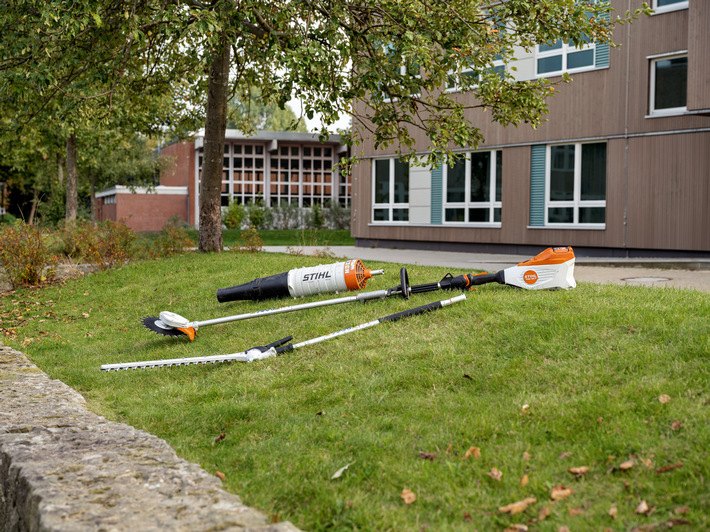 Stihl Kombimotor akumulatorowy KMA 135 R [36 V] z systemem AP. Jednostka napędowa - wsparcie technologiczne