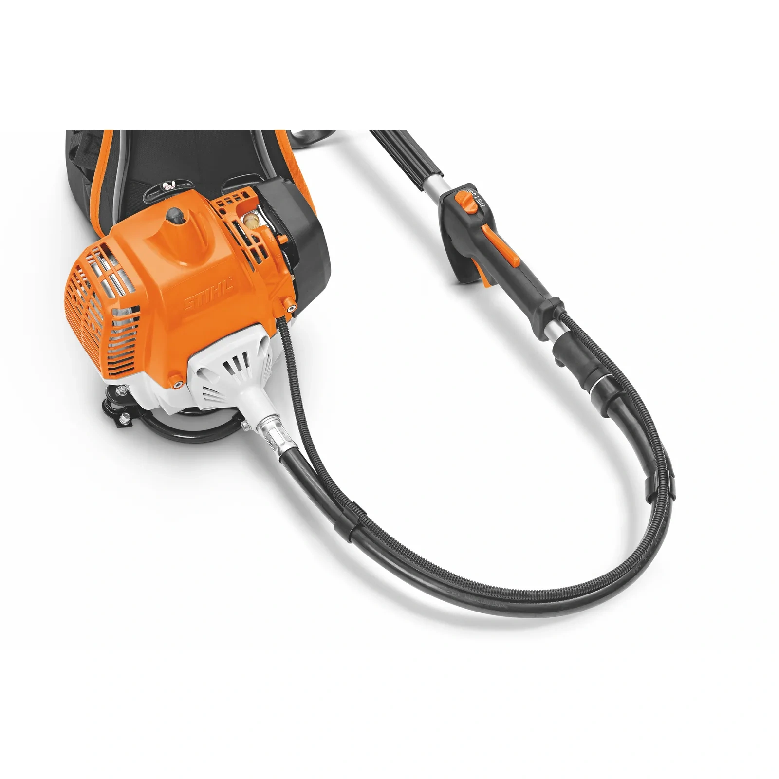 Wysięgnik kosy STIHL FR 235 z uchwytem wielofunkcyjnym połączony wałem z silnikiem
