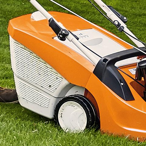 Stihl kosiarka spalinowa RM 545 [Moc 3,5 KM] Szer. koszenia 43 cm, poj. kosza 60L