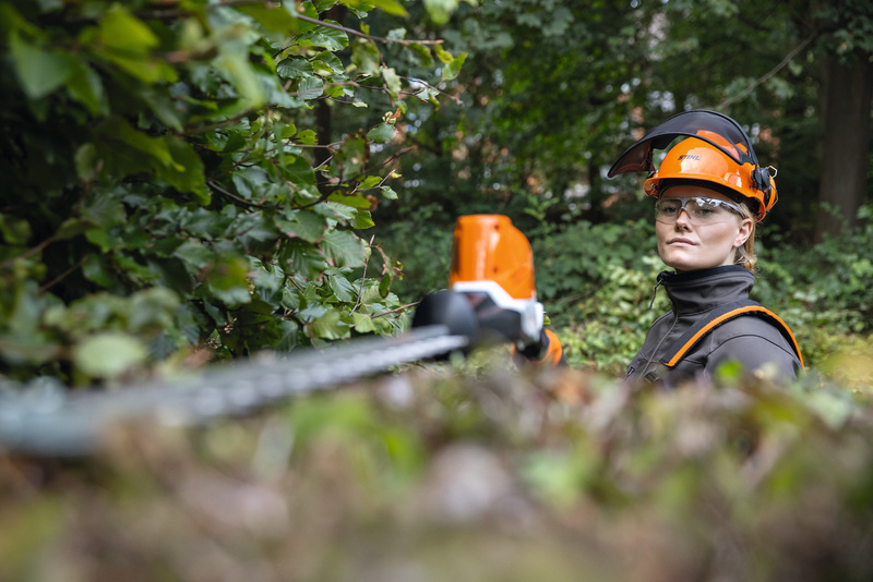 Stihl Nożyce akumulatorowe na wysięgniku HLA 86 [36 V] z systemem AP. dł. 260-330cm / listwa tnąca 50 cm