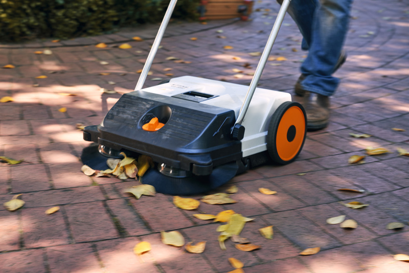 Stihl Zamiaratka ręczna KG 550 Szer. robocza 55 cm, Poj. zbiornika 25L