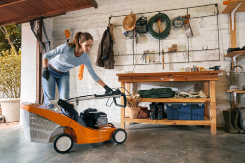 STIHL Kosiarka akumulatorowa RMA 239 – 37 cm, zestaw AK 20 + AL 101