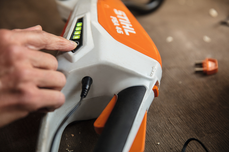 Stihl Podkaszarka akumulatorowa FSA 45 [18 V] Ciężar 2,3 kg, głowica PolyCut 2-2