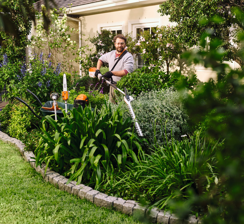 STIHL KMA 80 R – ZESTAW  z akumulatorem. Lekki KombiMotor Akumulatorowy